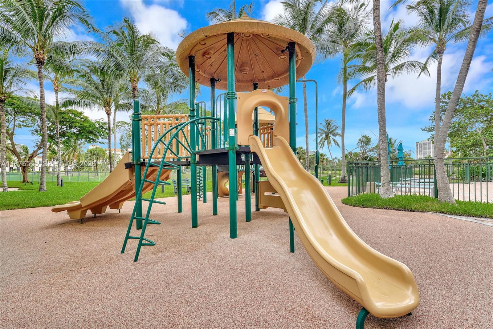 19501 W Country Club Dr # 207