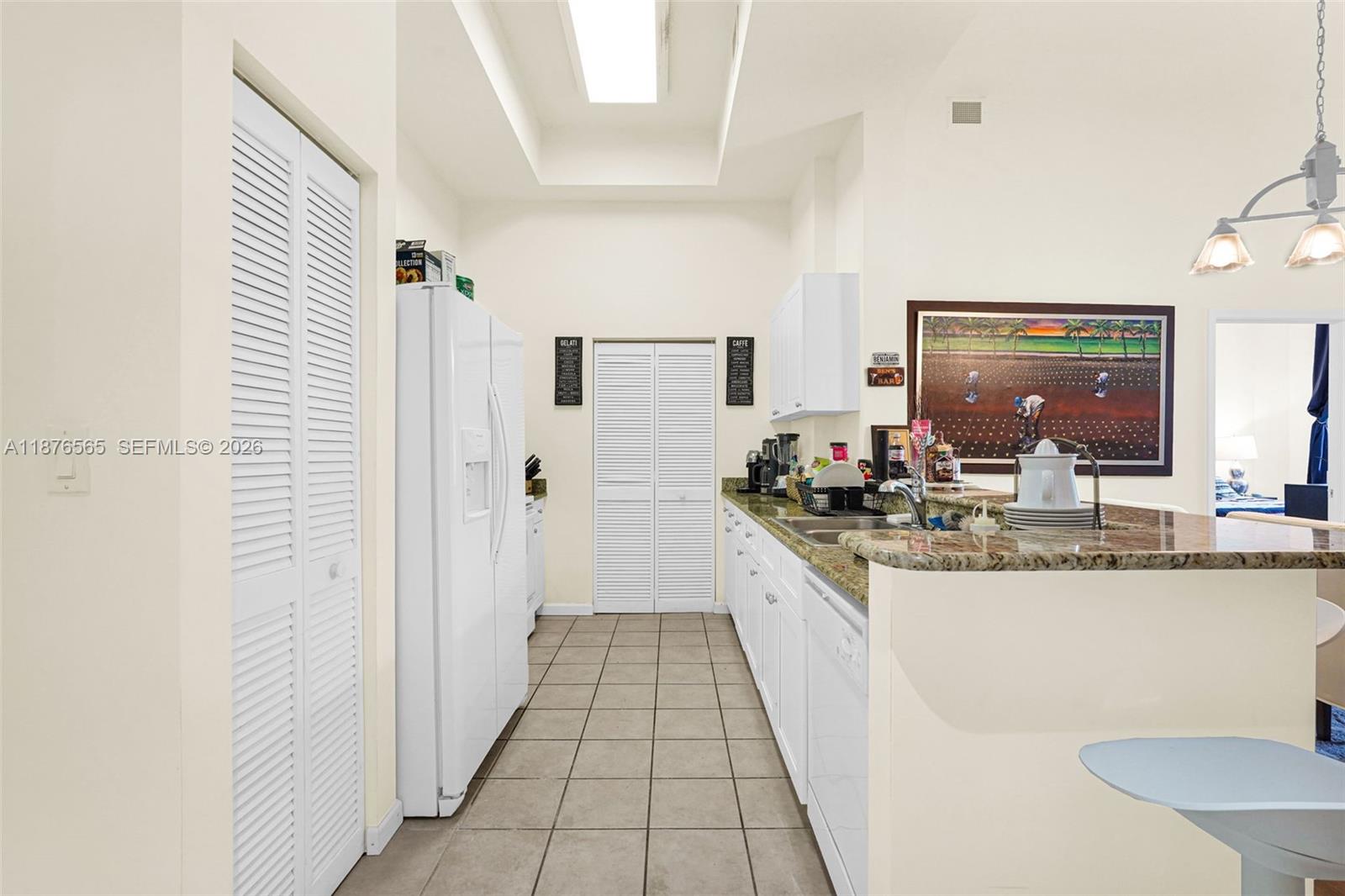 19501 W Country Club Dr # 207