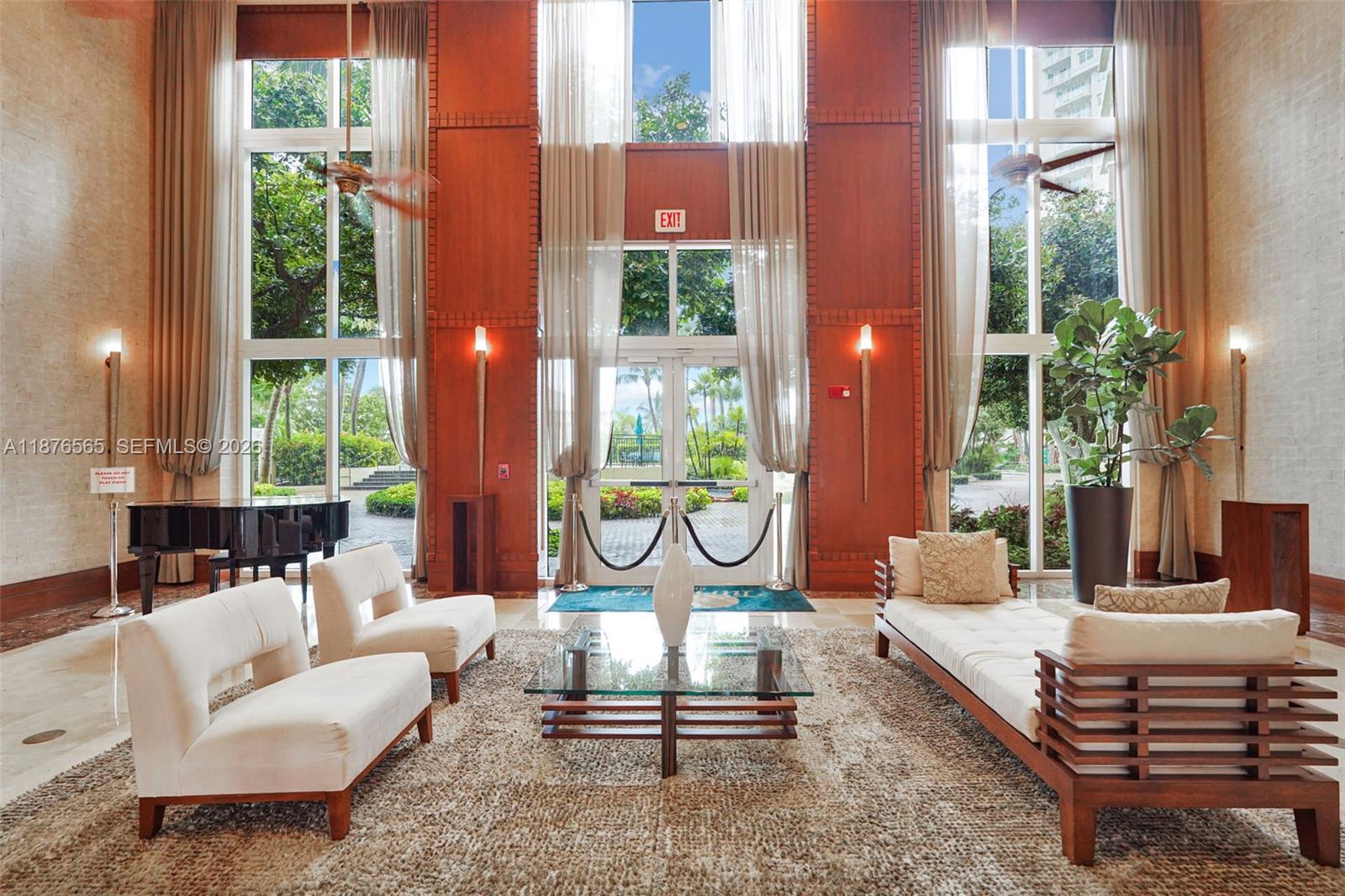 19501 W Country Club Dr # 207