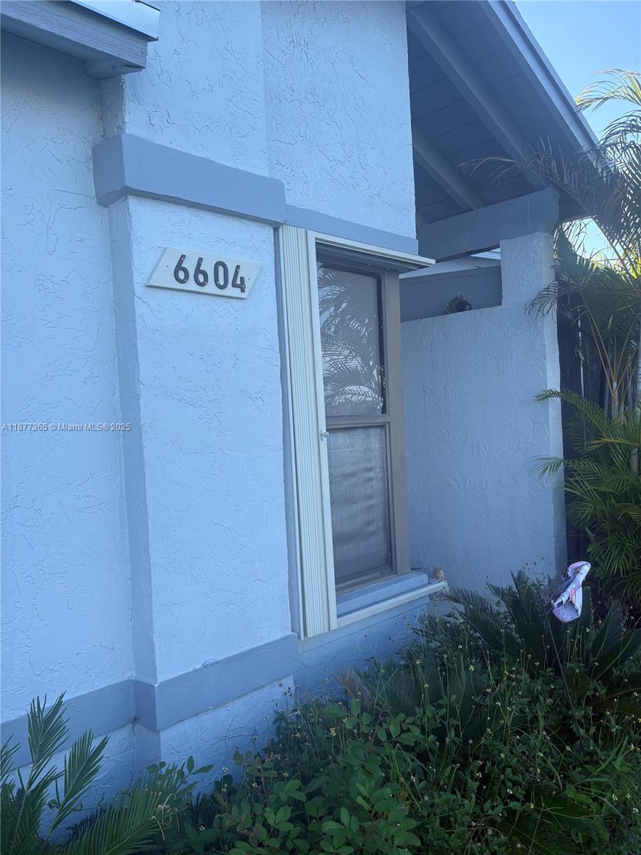 6604 SW 152nd Pl # 04 Unit: 26-04
