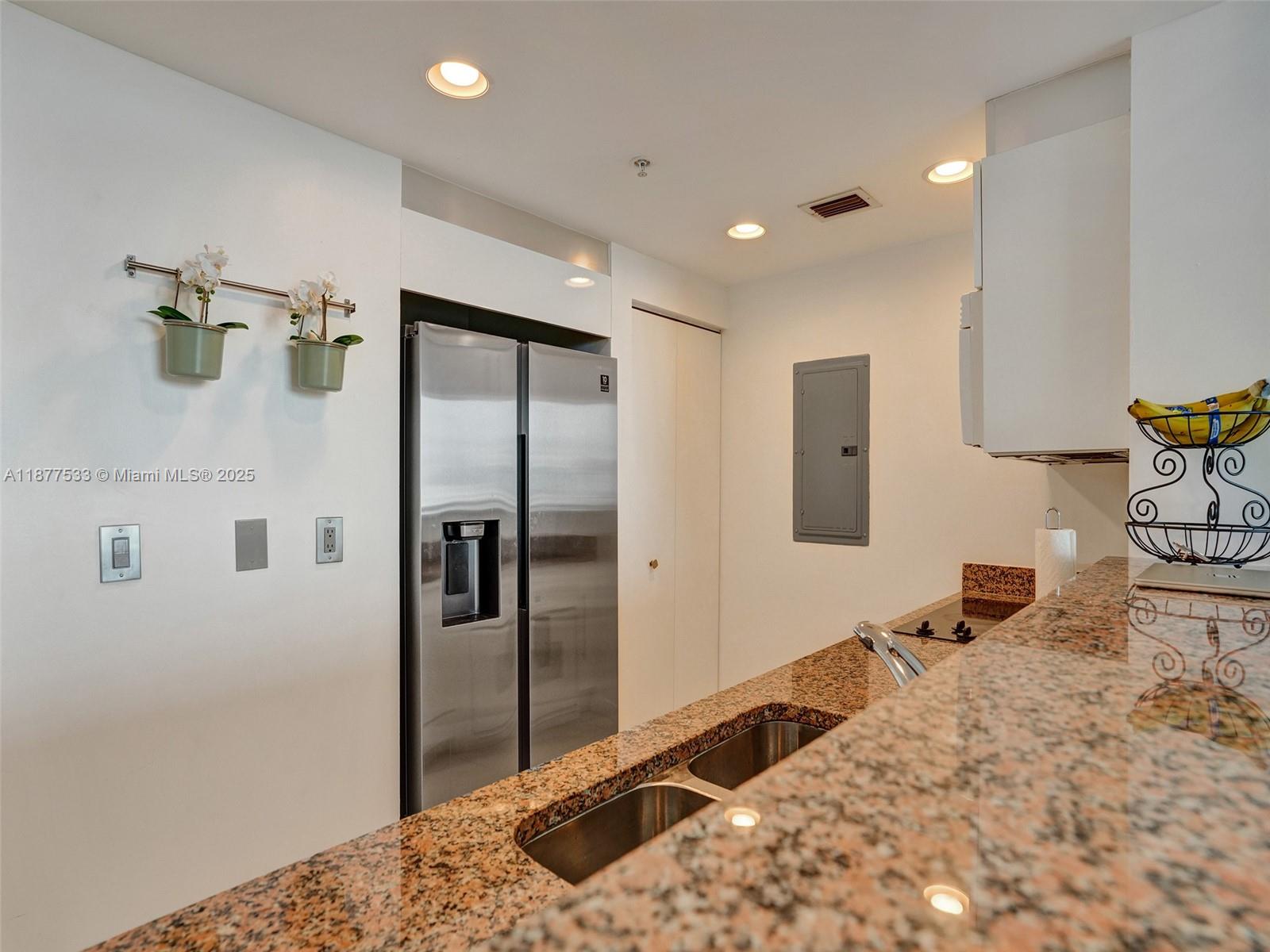 325 S Biscayne Blvd # 1520