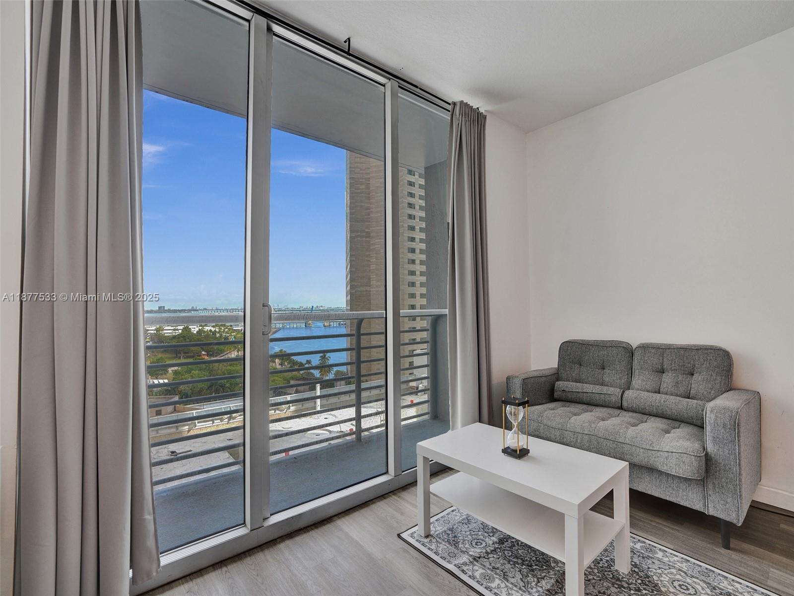 325 S Biscayne Blvd # 1520