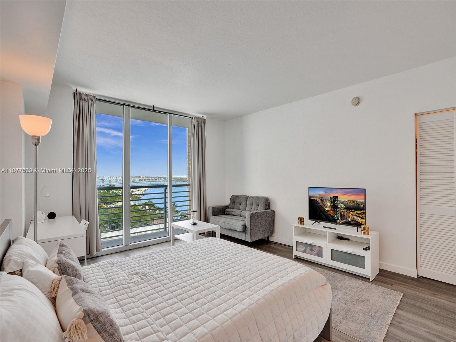 325 S Biscayne Blvd # 1520