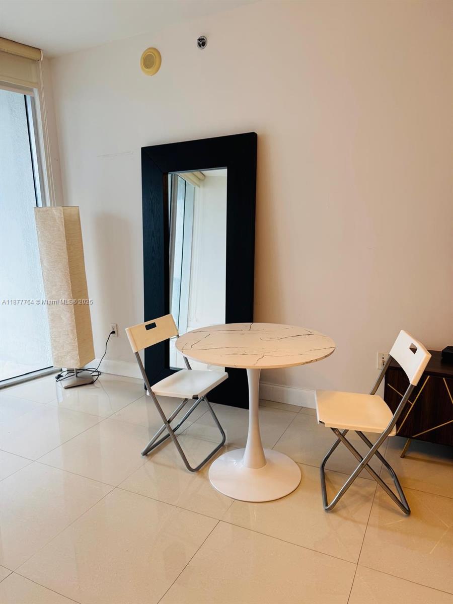 475 Brickell Ave # 1910