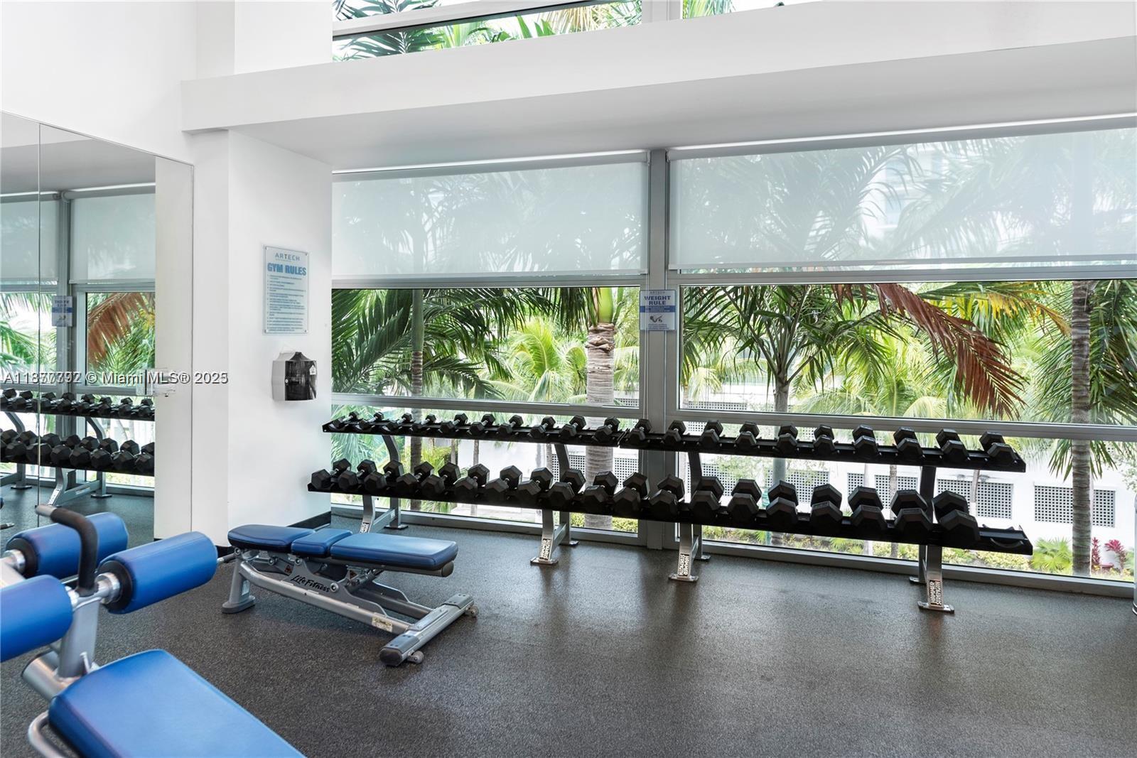 2950 NE 188th St # 443