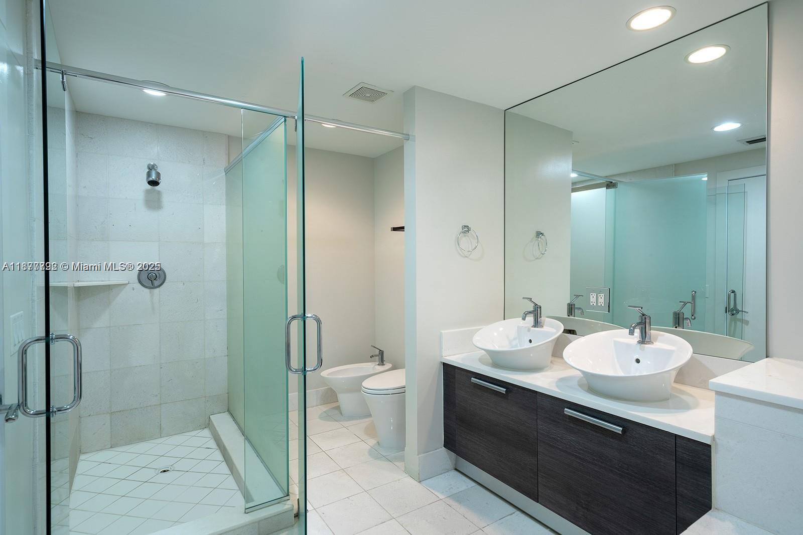 2950 NE 188th St # 443