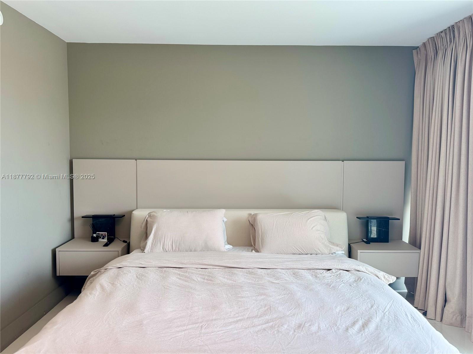 2950 NE 188th St # 443