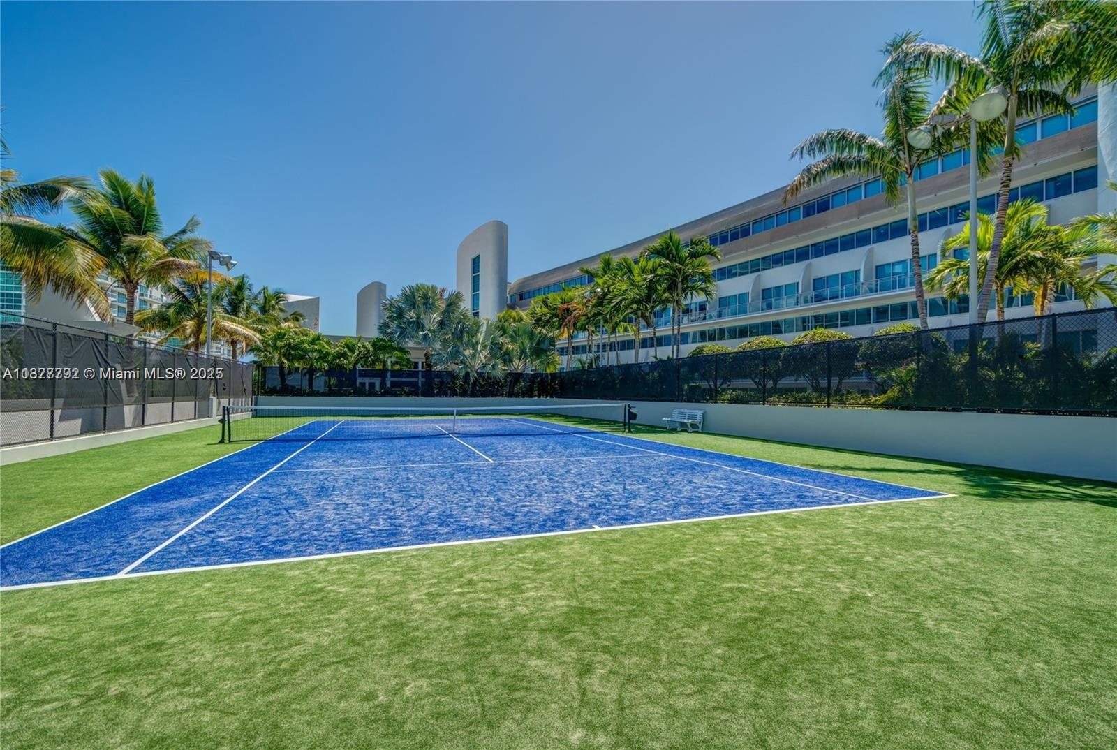 2950 NE 188th St # 443