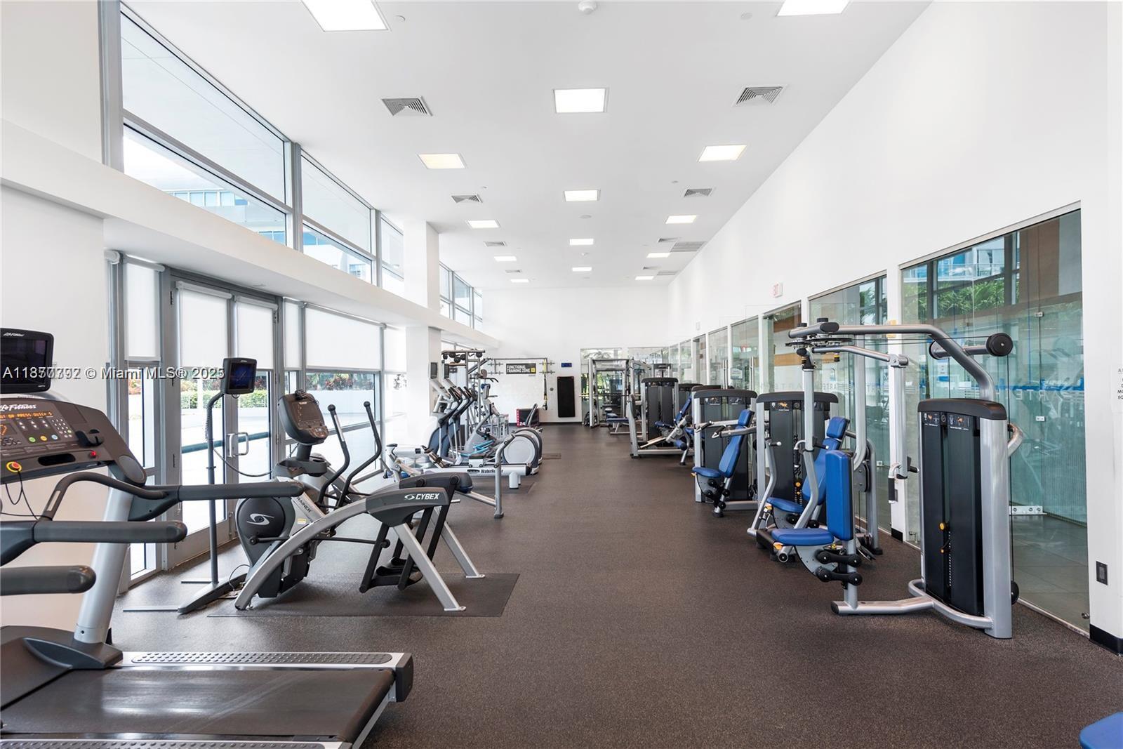 2950 NE 188th St # 443