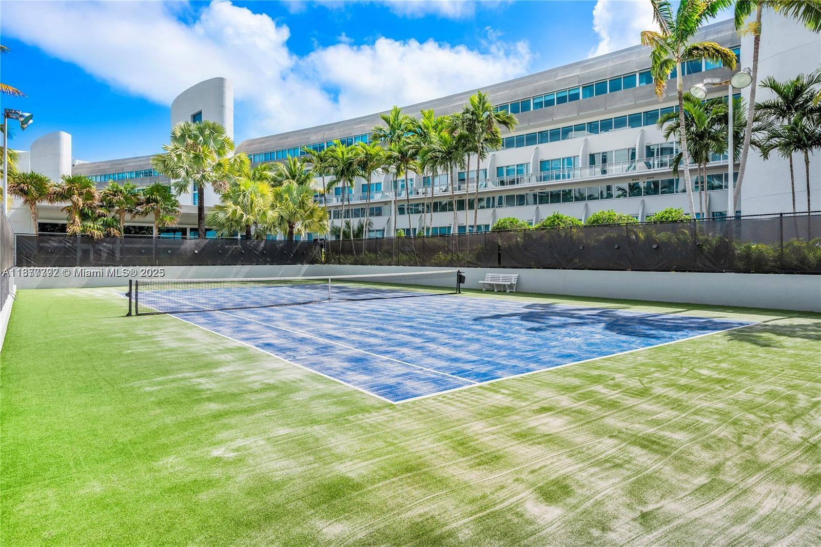 2950 NE 188th St # 443