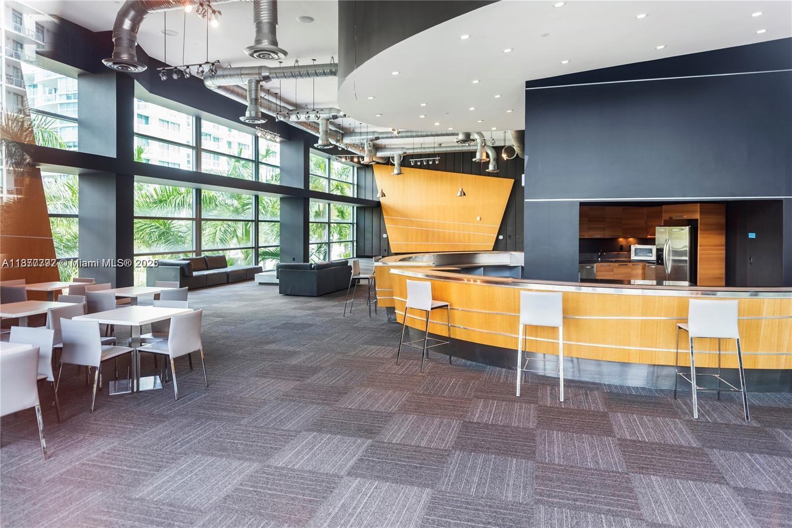 2950 NE 188th St # 443