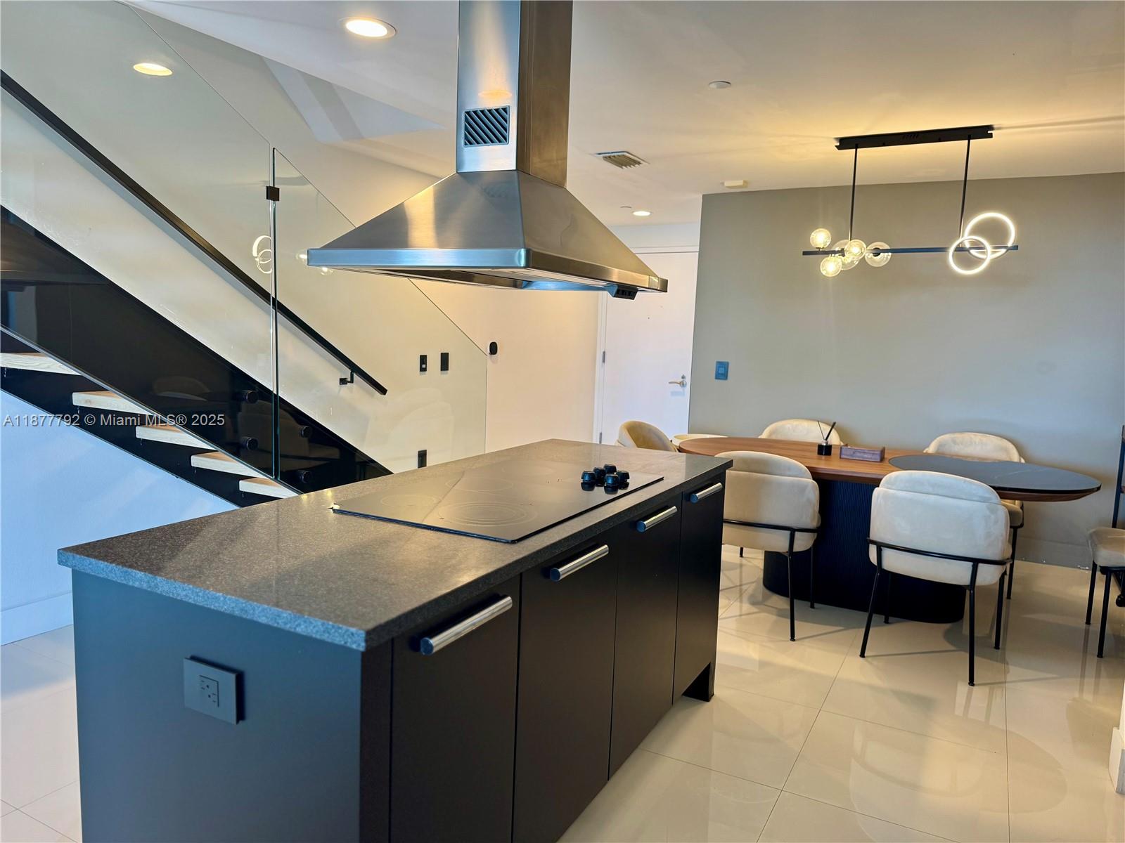 2950 NE 188th St # 443