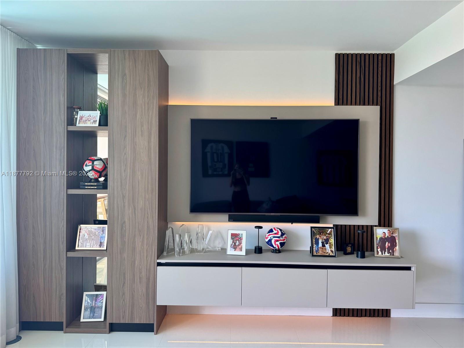 2950 NE 188th St # 443