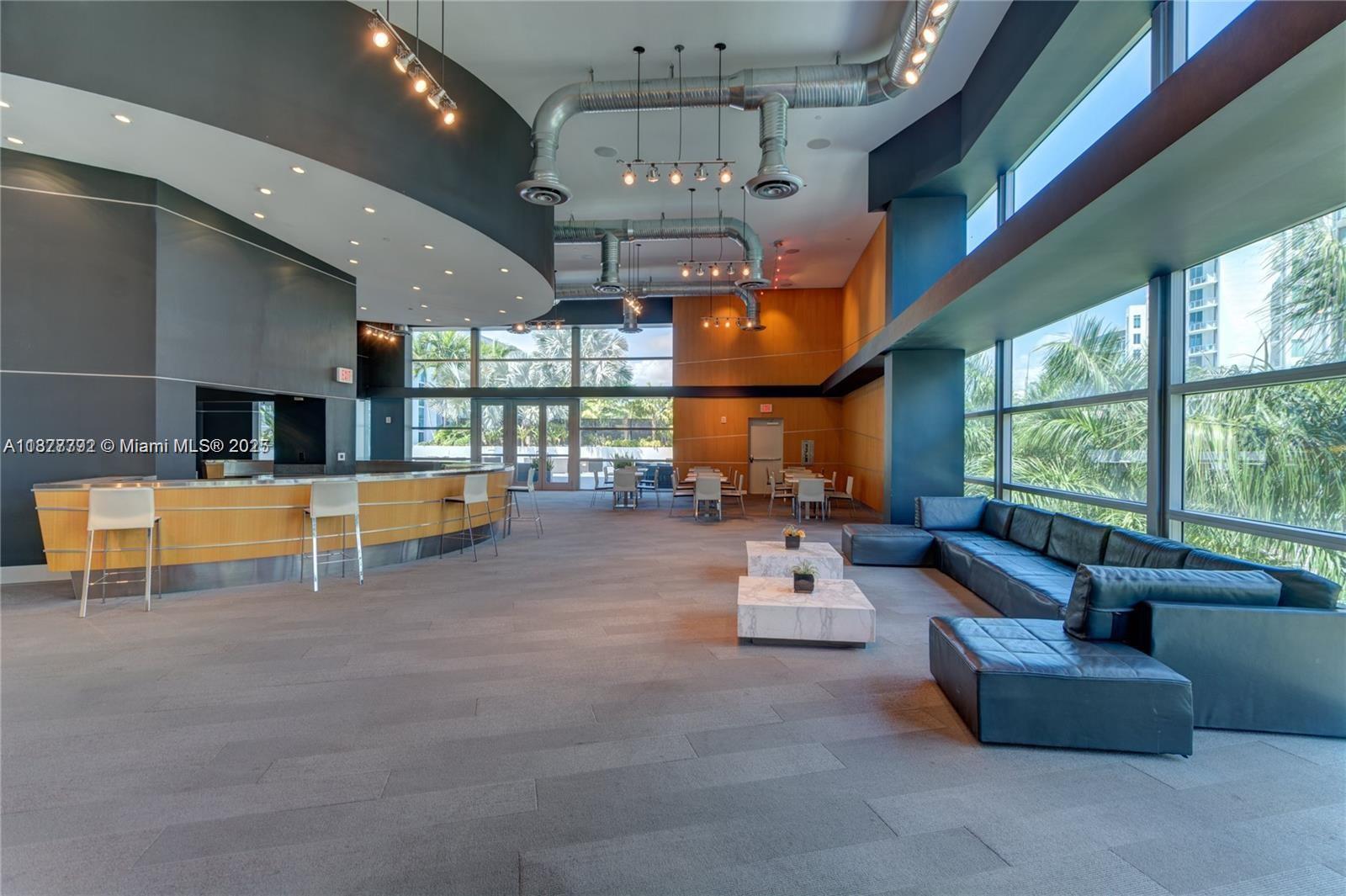 2950 NE 188th St # 443