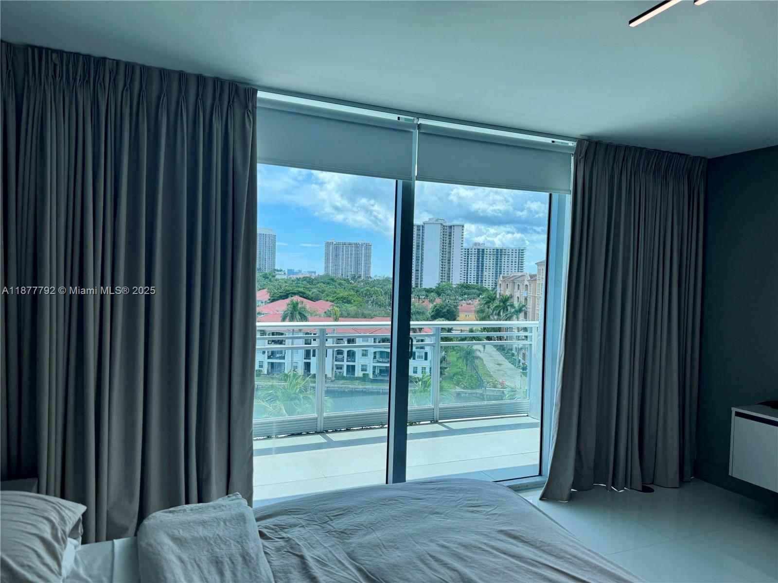 2950 NE 188th St # 443