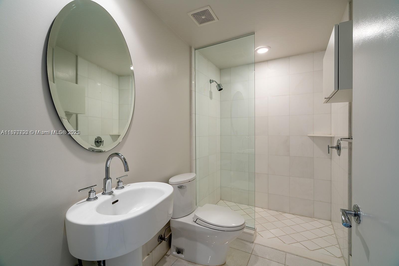 2950 NE 188th St # 443