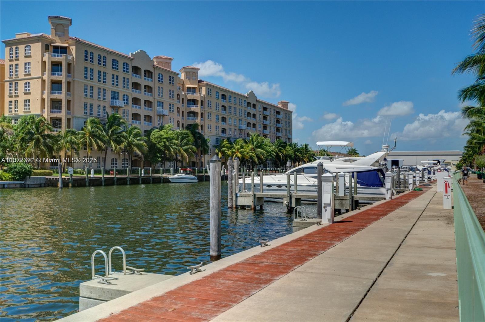 2950 NE 188th St # 443