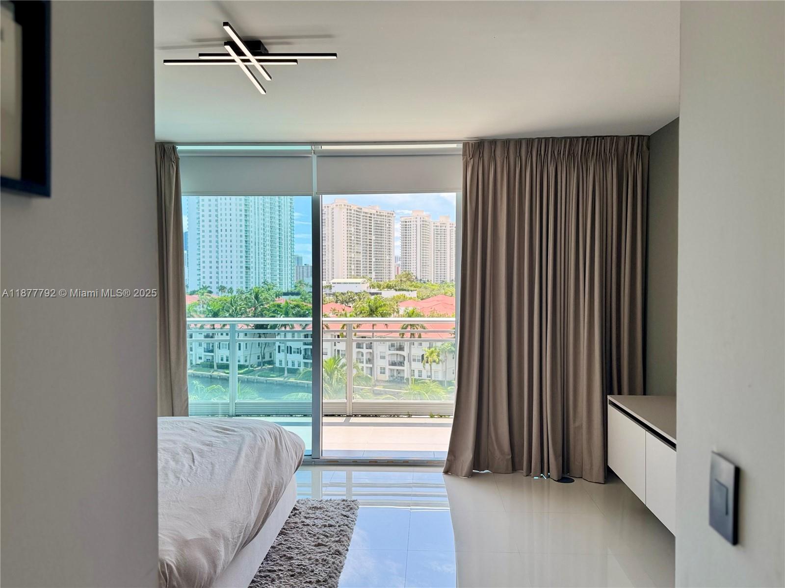 2950 NE 188th St # 443