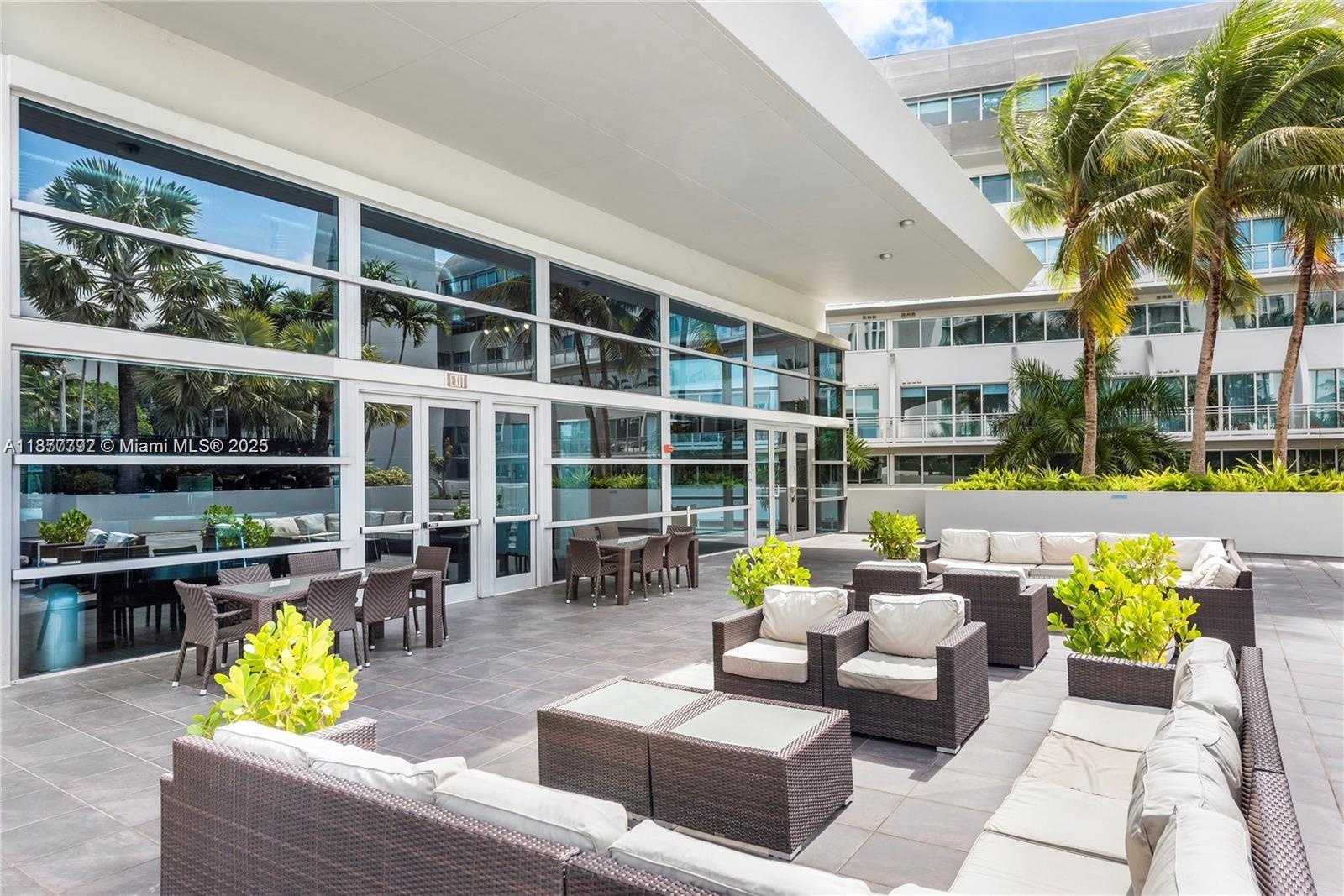 2950 NE 188th St # 443