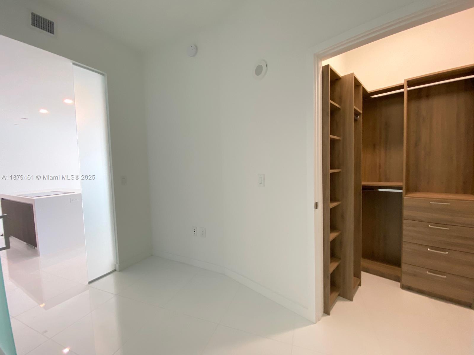 851 NE 1st Ave # 3709