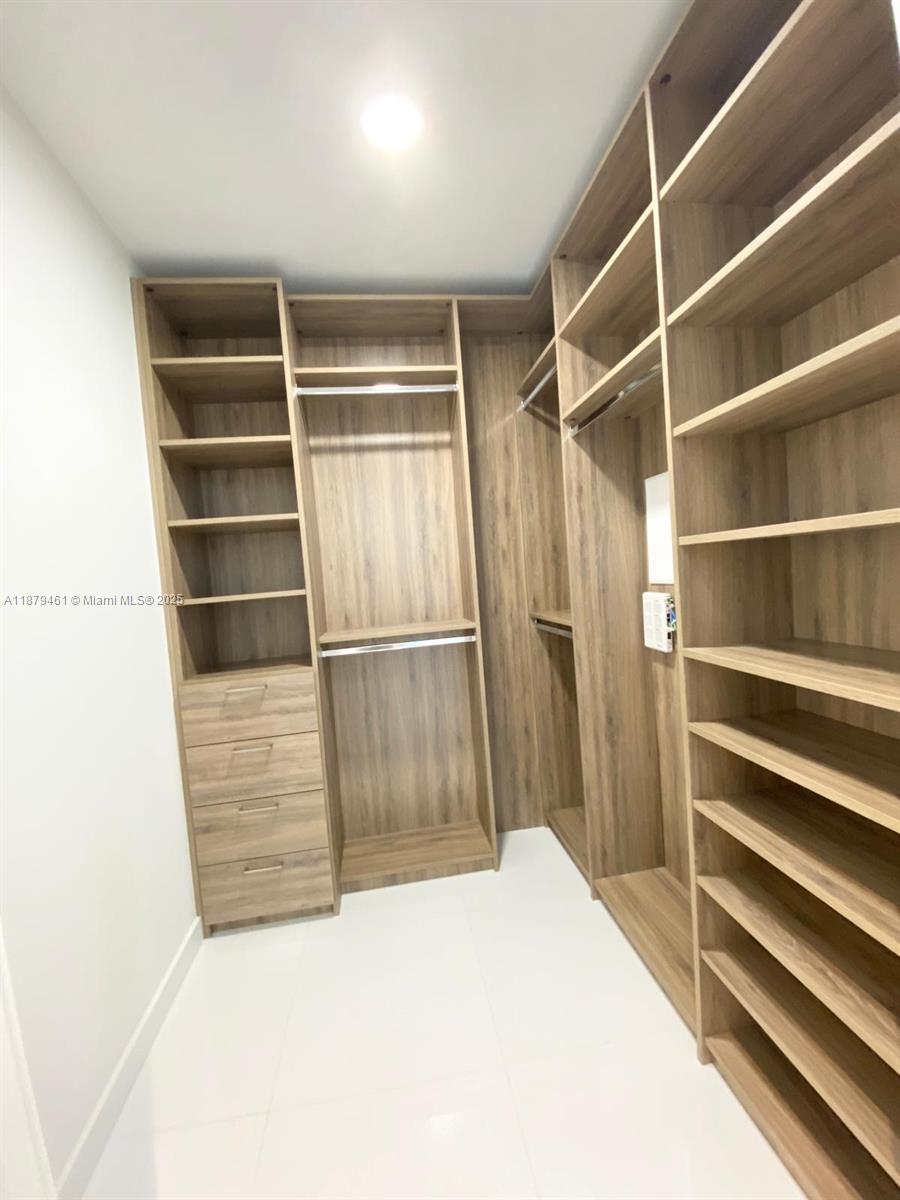 851 NE 1st Ave # 3709