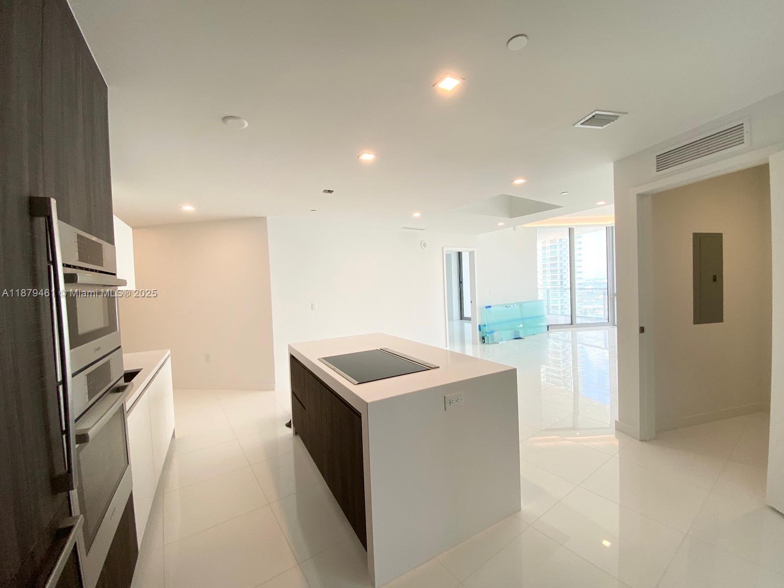 851 NE 1st Ave # 3709