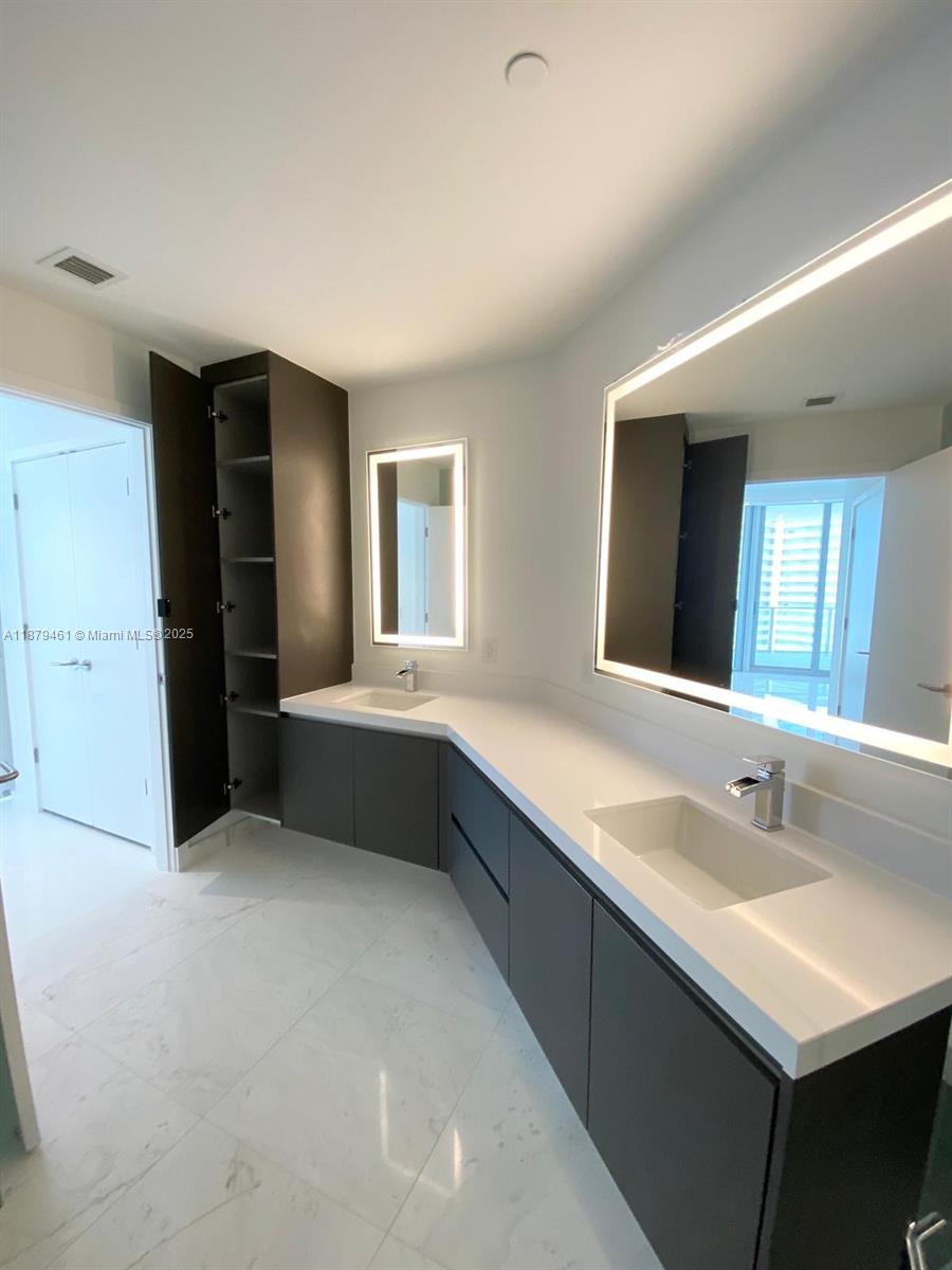 851 NE 1st Ave # 3709