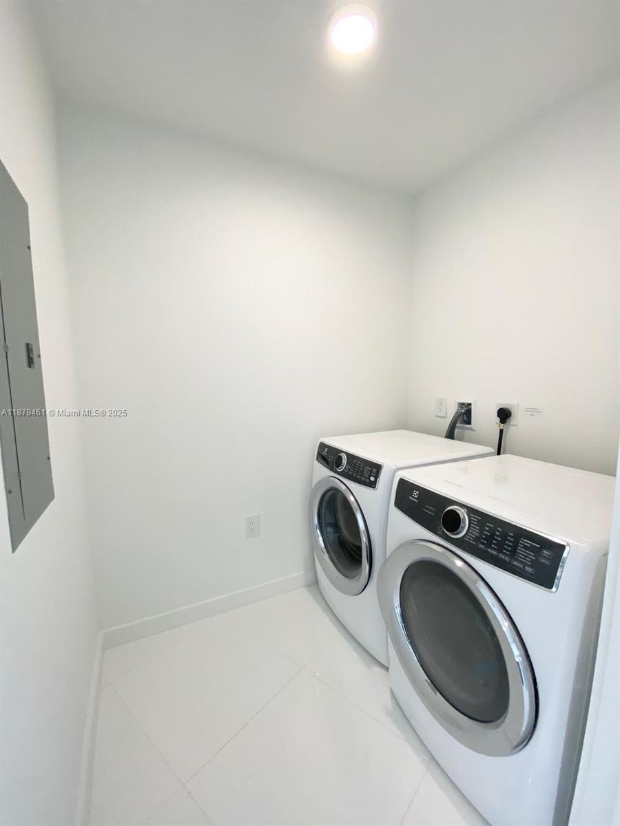851 NE 1st Ave # 3709