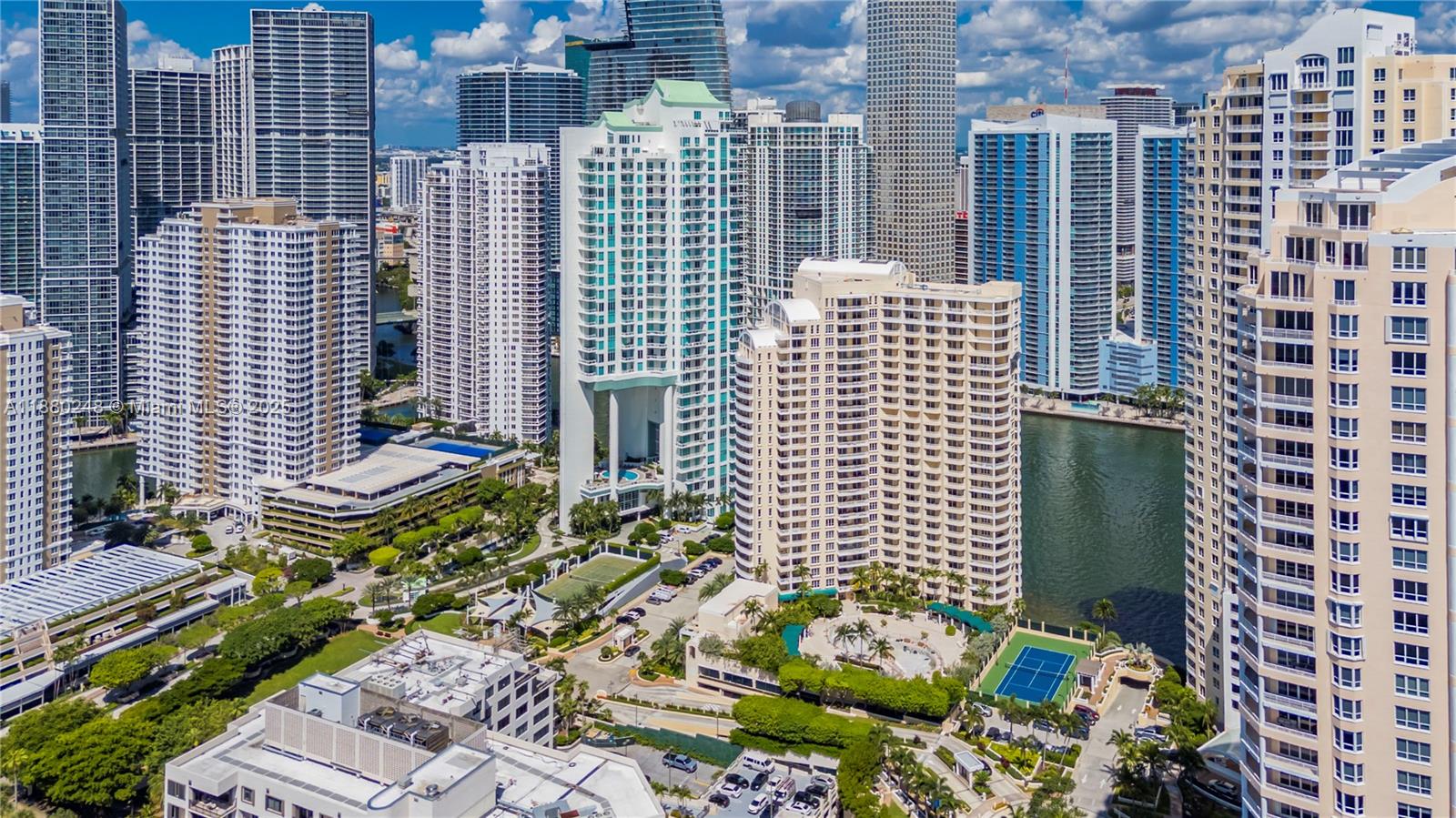 888 Brickell Key Dr # 1807