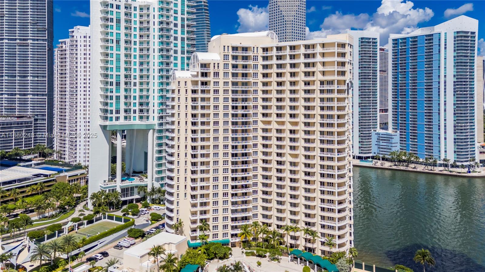 888 Brickell Key Dr # 1807