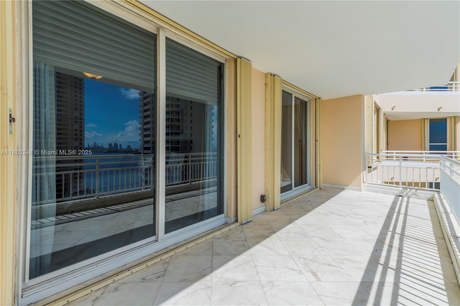 888 Brickell Key Dr # 1807