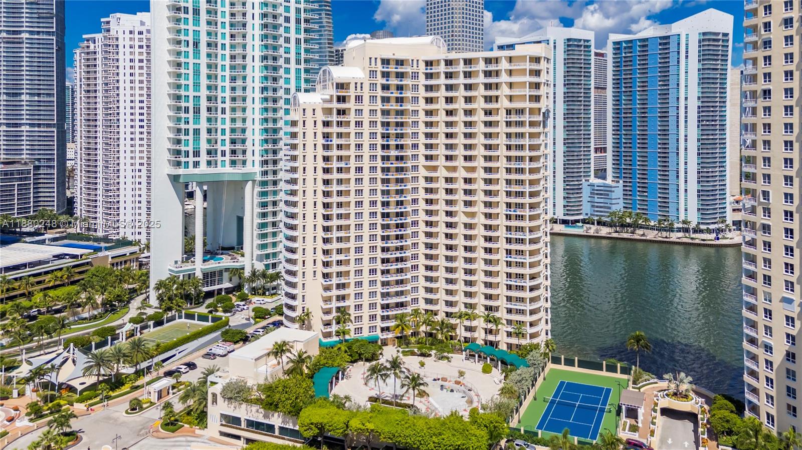 888 Brickell Key Dr # 1807