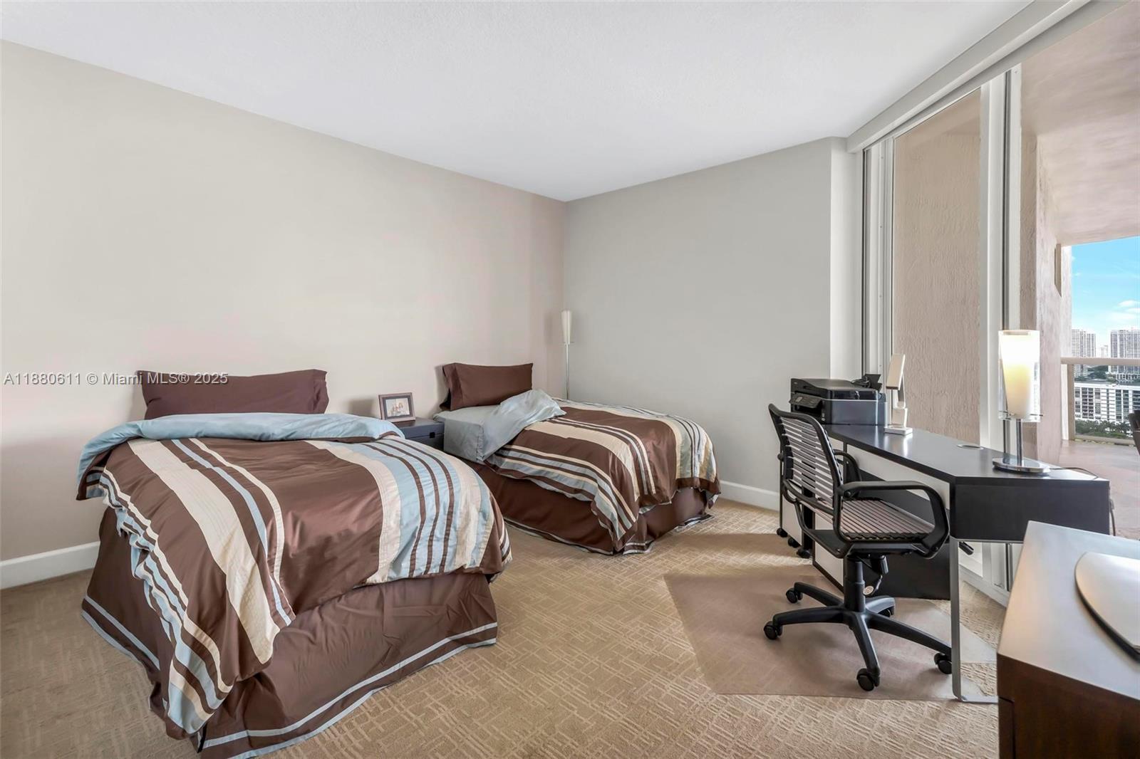 17555 Collins Ave # 7 Unit: UP-7