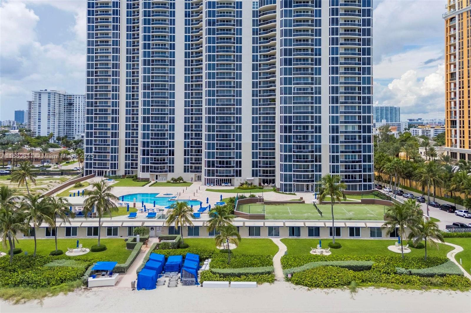 17555 Collins Ave # 7 Unit: UP-7