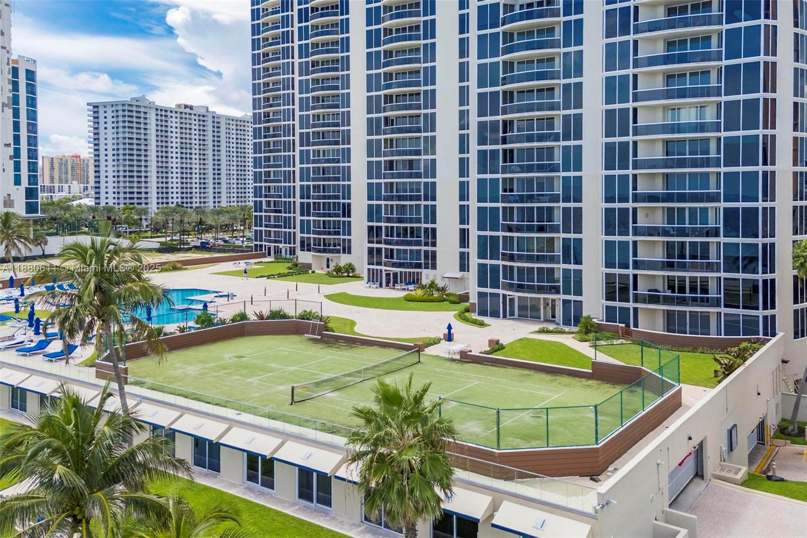 17555 Collins Ave # 7 Unit: UP-7
