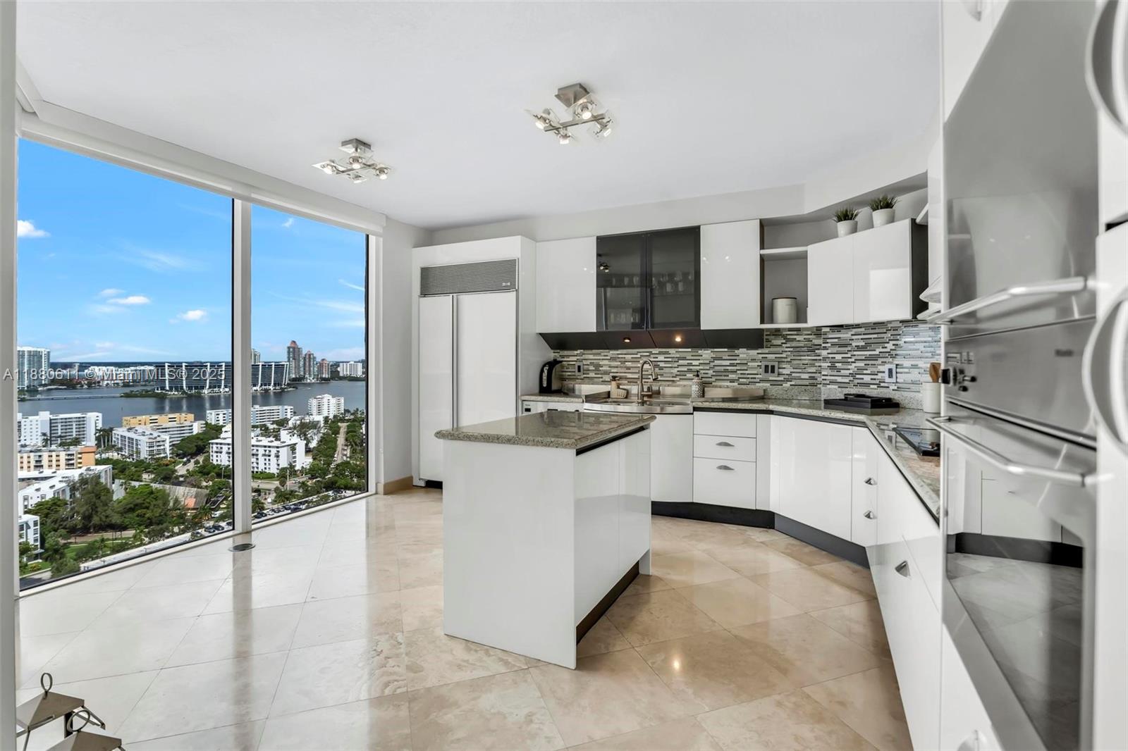 17555 Collins Ave # 7 Unit: UP-7