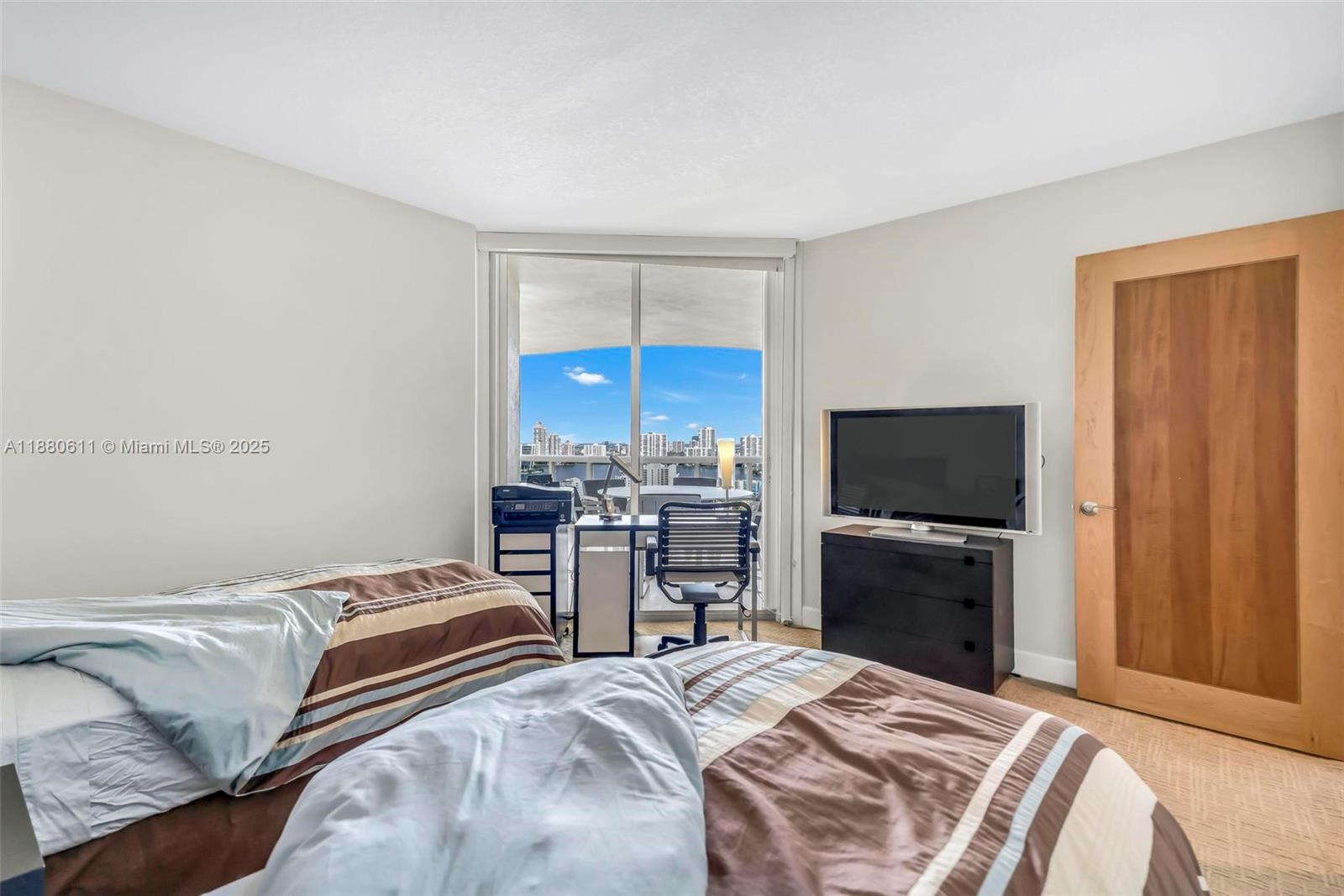 17555 Collins Ave # 7 Unit: UP-7