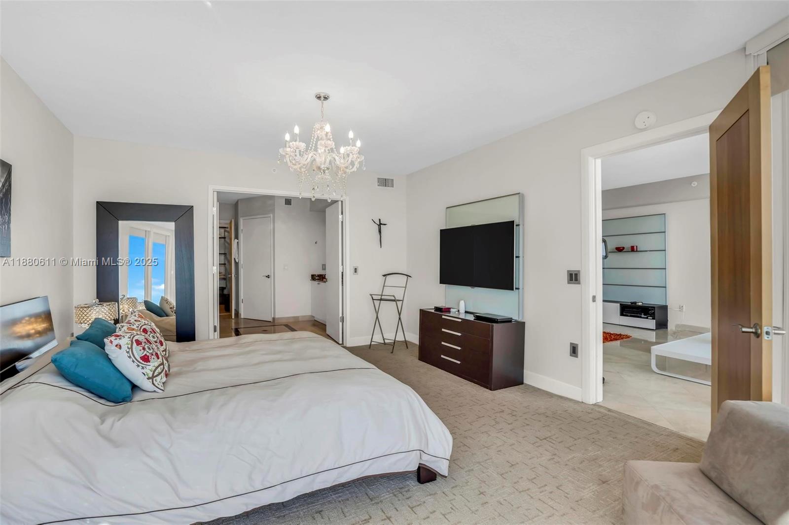 17555 Collins Ave # 7 Unit: UP-7