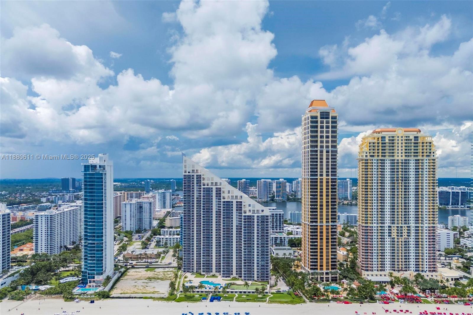 17555 Collins Ave # 7 Unit: UP-7