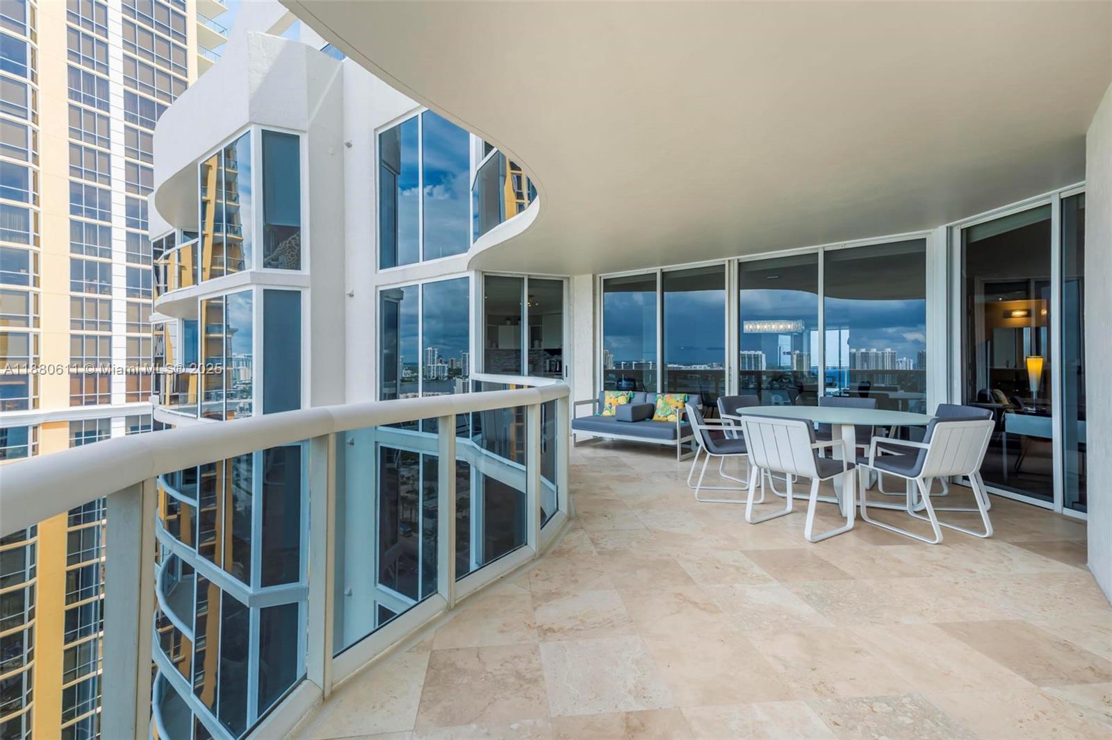 17555 Collins Ave # 7 Unit: UP-7