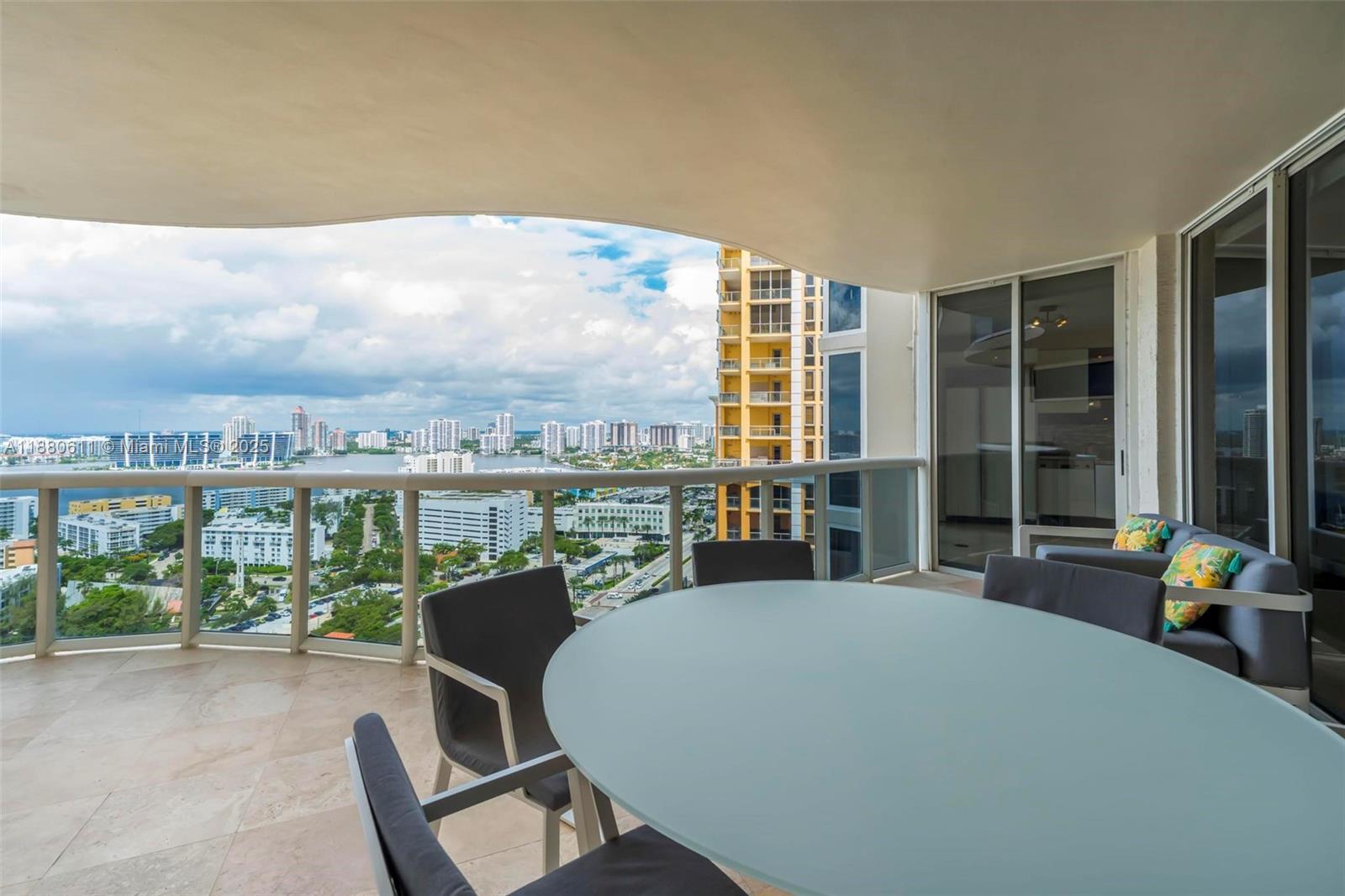 17555 Collins Ave # 7 Unit: UP-7