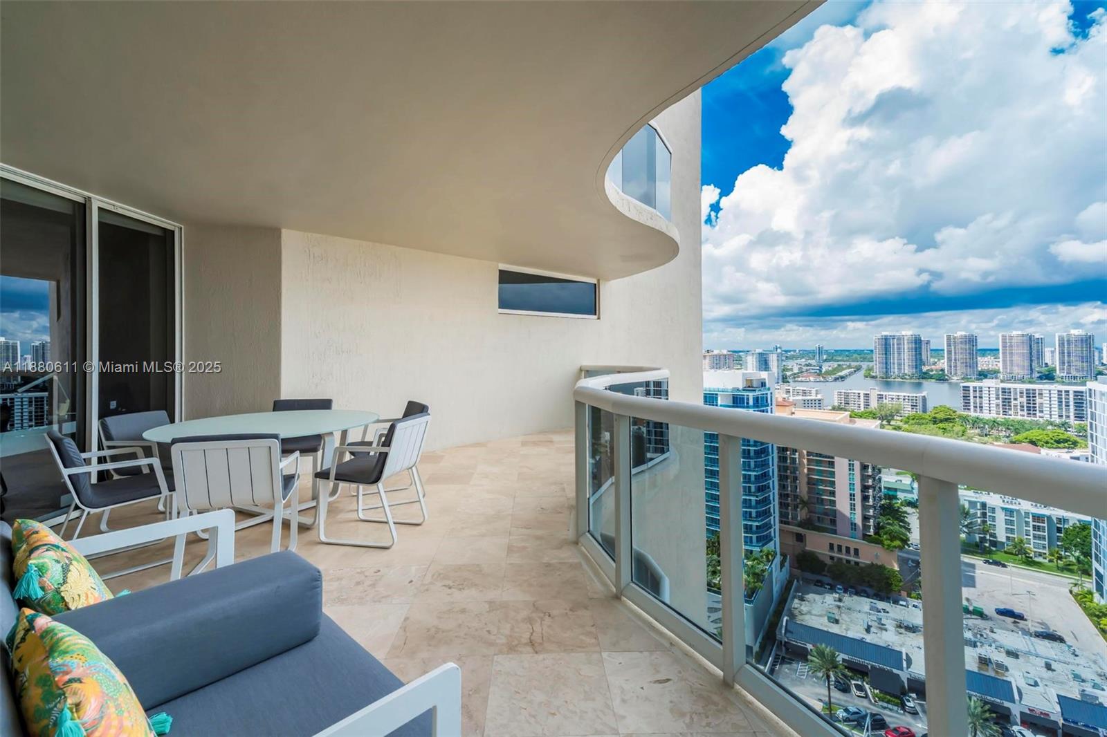17555 Collins Ave # 7 Unit: UP-7