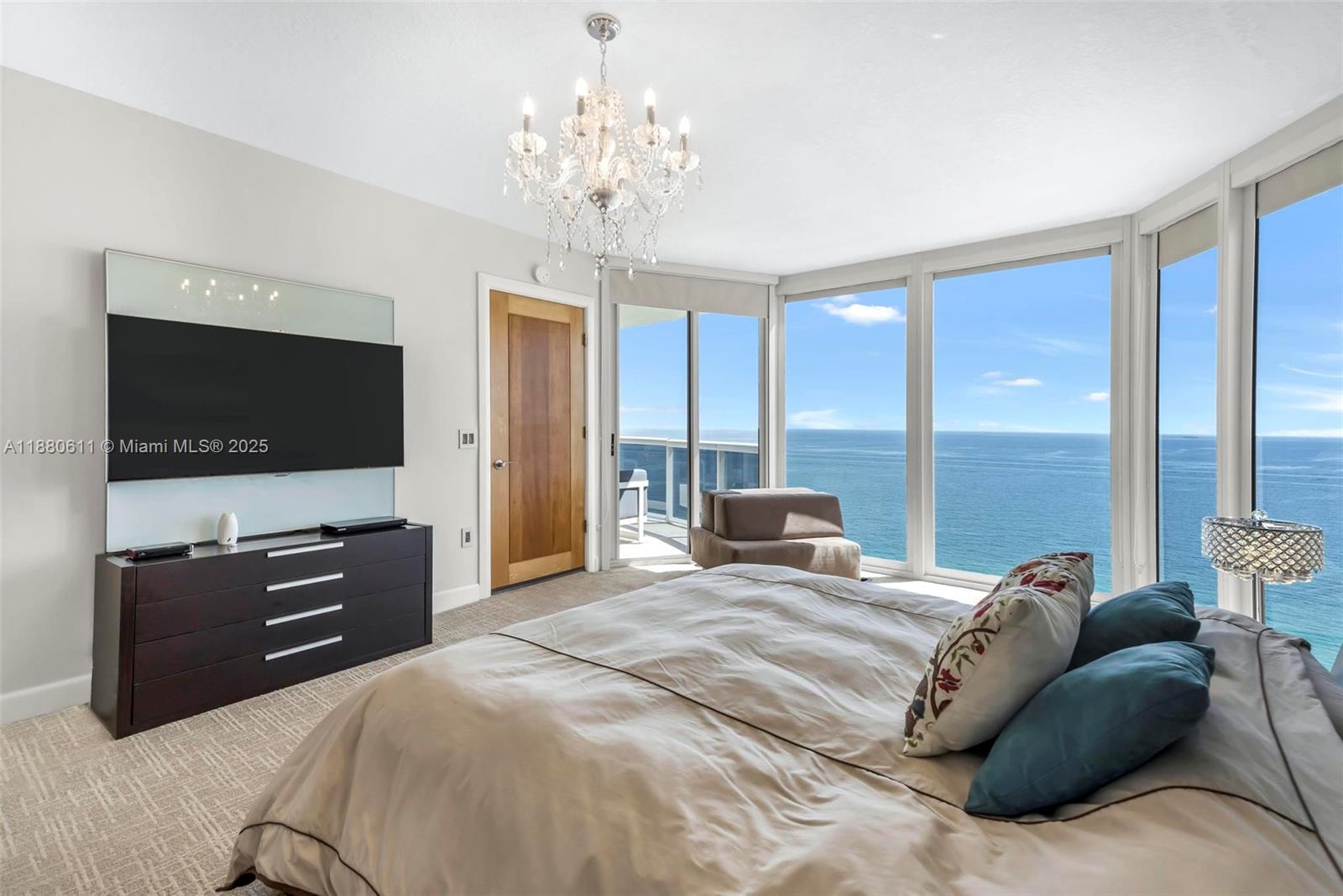 17555 Collins Ave # 7 Unit: UP-7