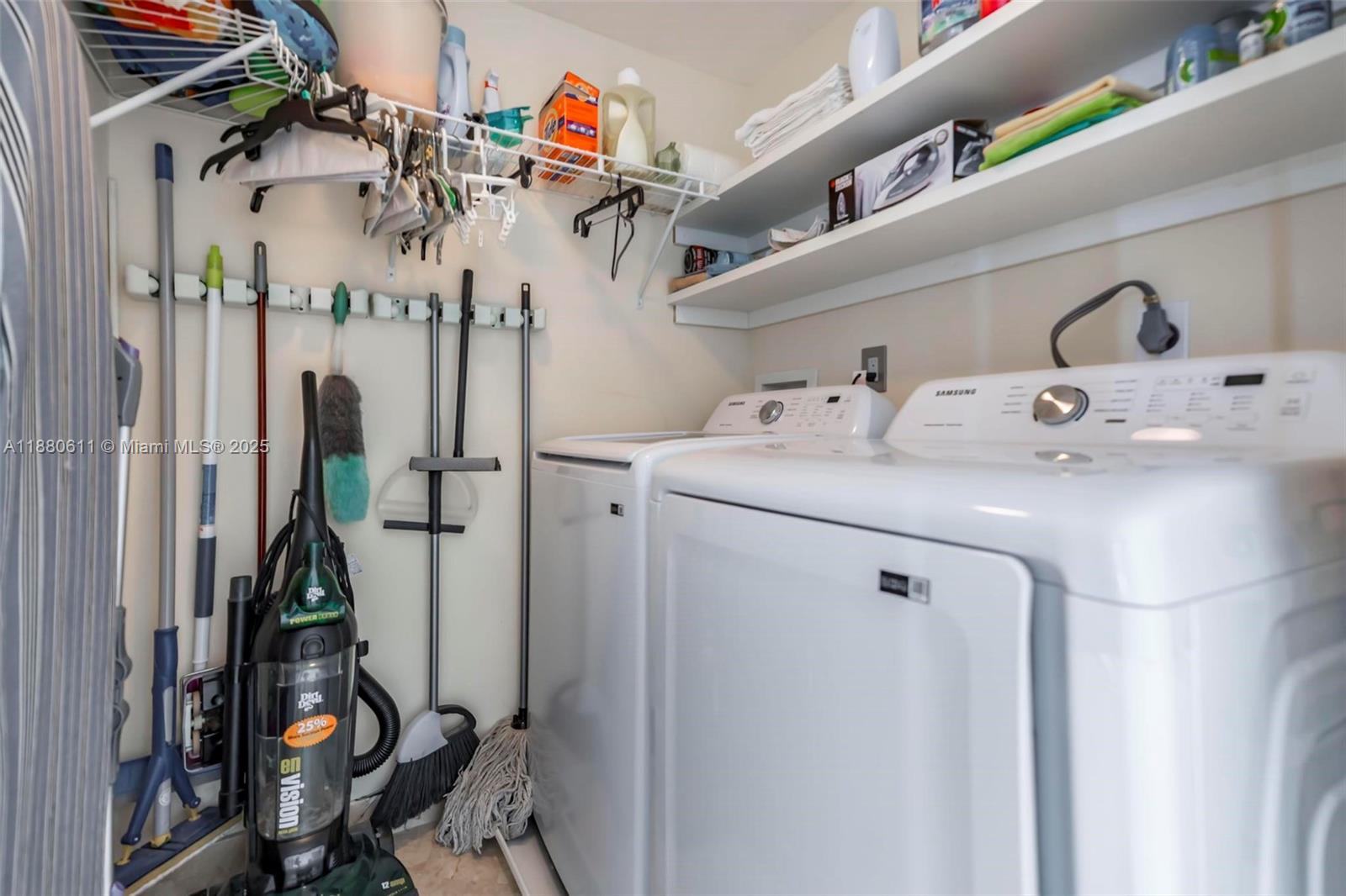 17555 Collins Ave # 7 Unit: UP-7