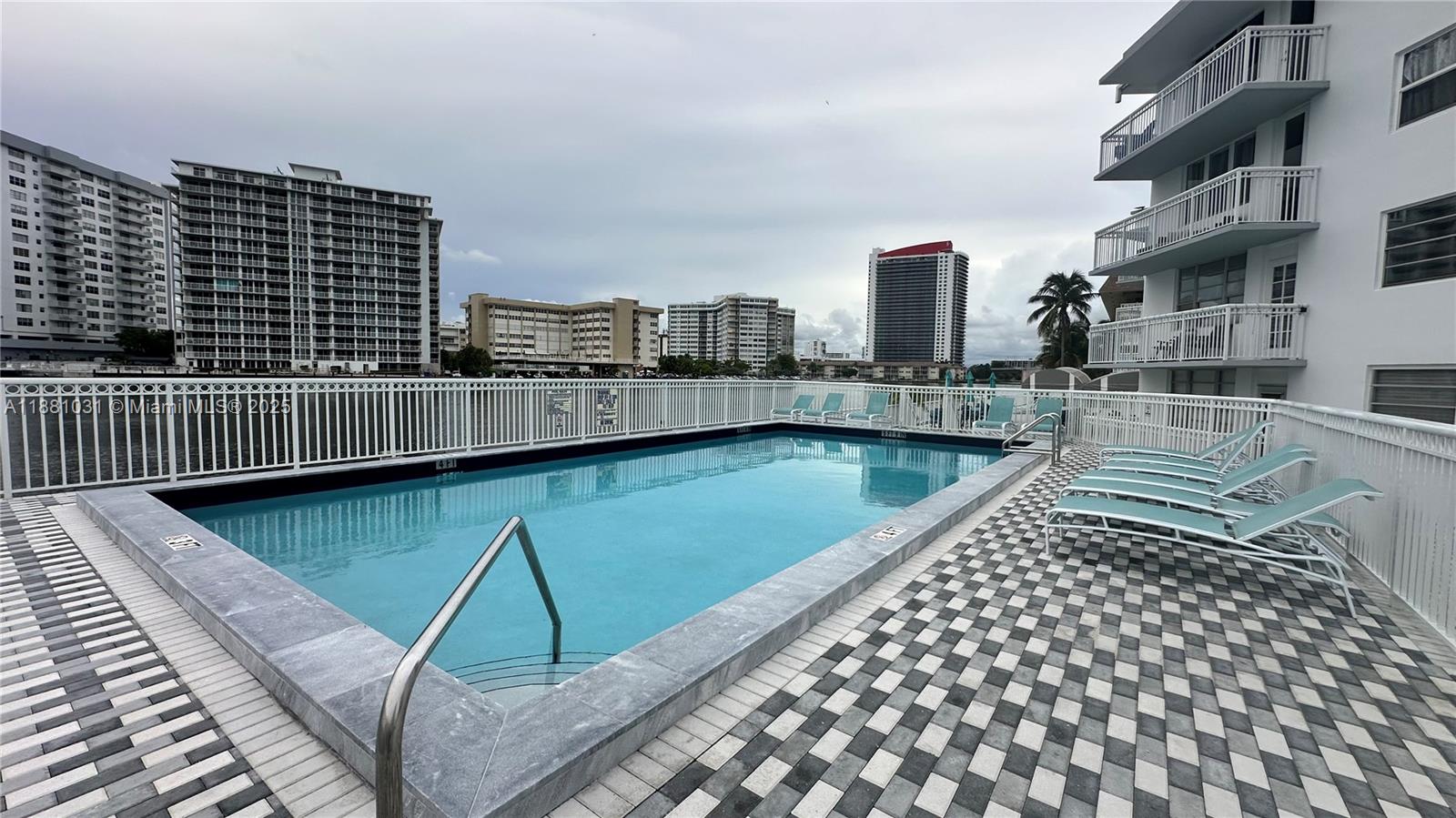 1913 S Ocean Dr # 410