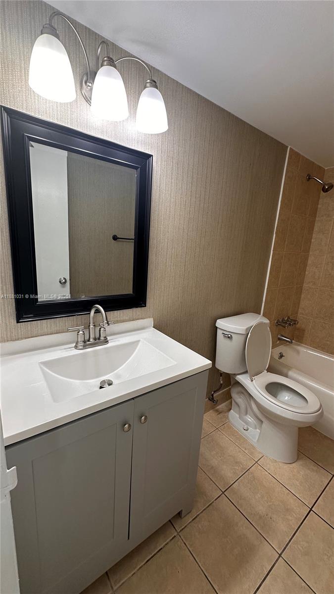 1913 S Ocean Dr # 410