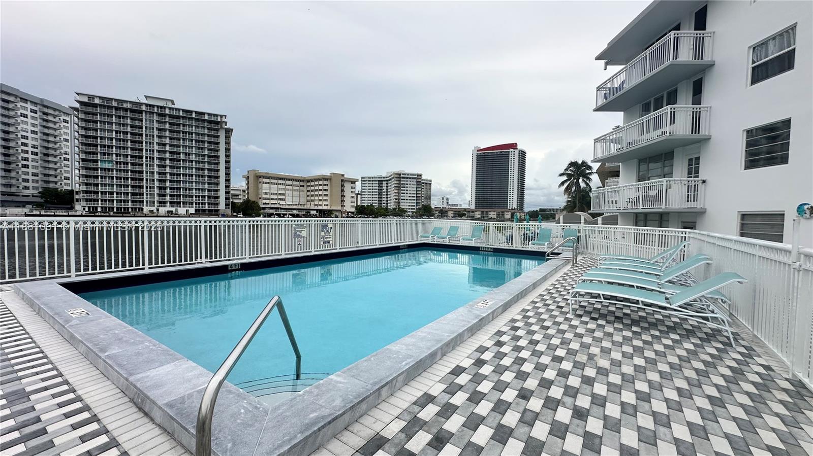 1913 S Ocean Dr # 410