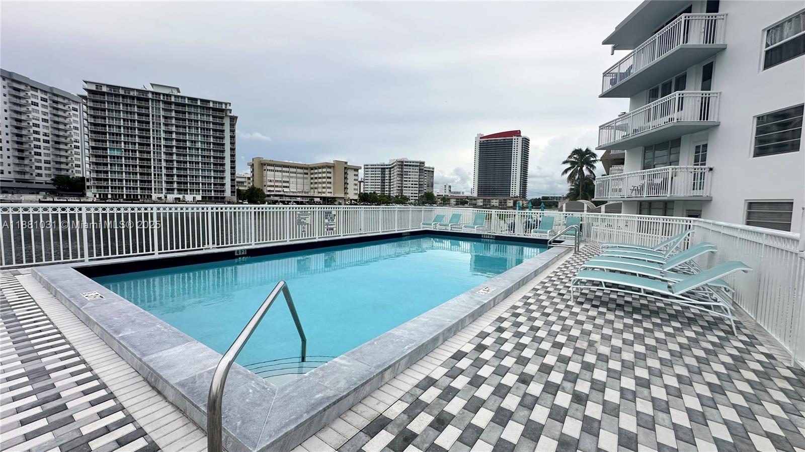 1913 S Ocean Dr # 410