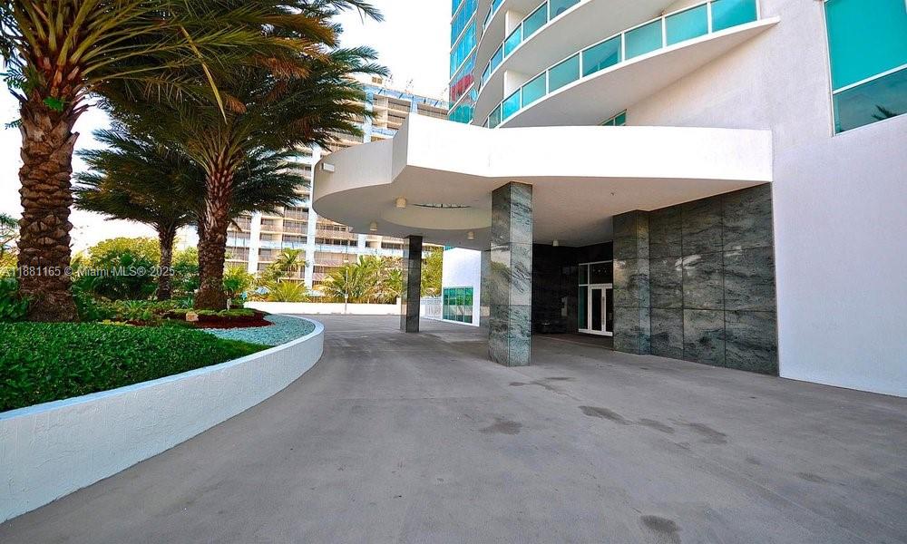 2101 Brickell Ave # 308