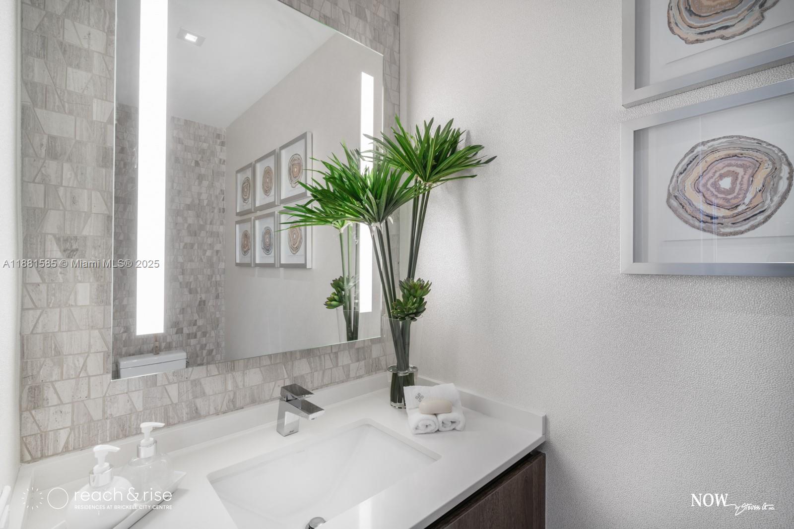 88 SW 7th St # 2406, Miami Unit: 2406